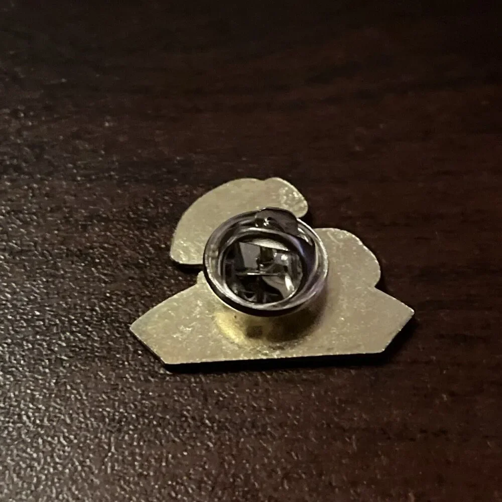 Harrah’s Red Dog‎ Food Lapel Hat Pin